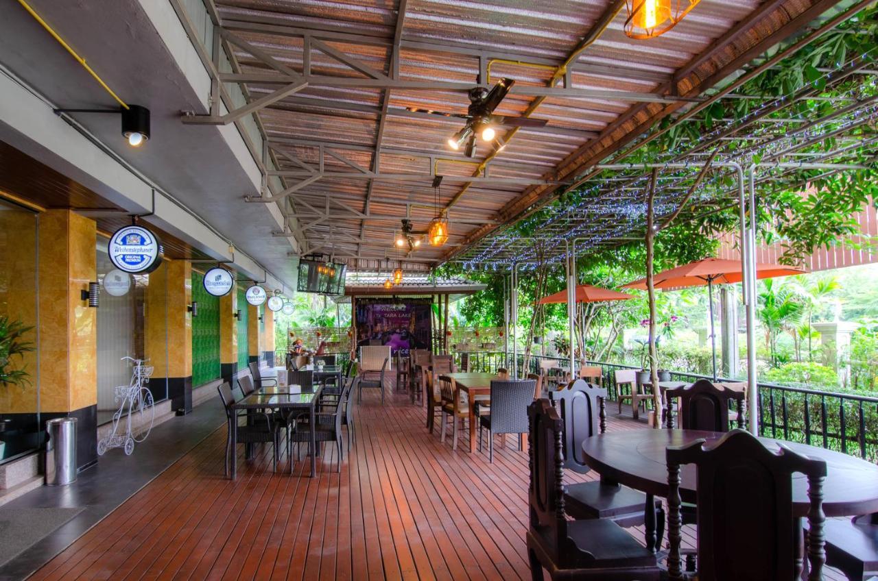 Tara Lake Bangkok Extérieur photo